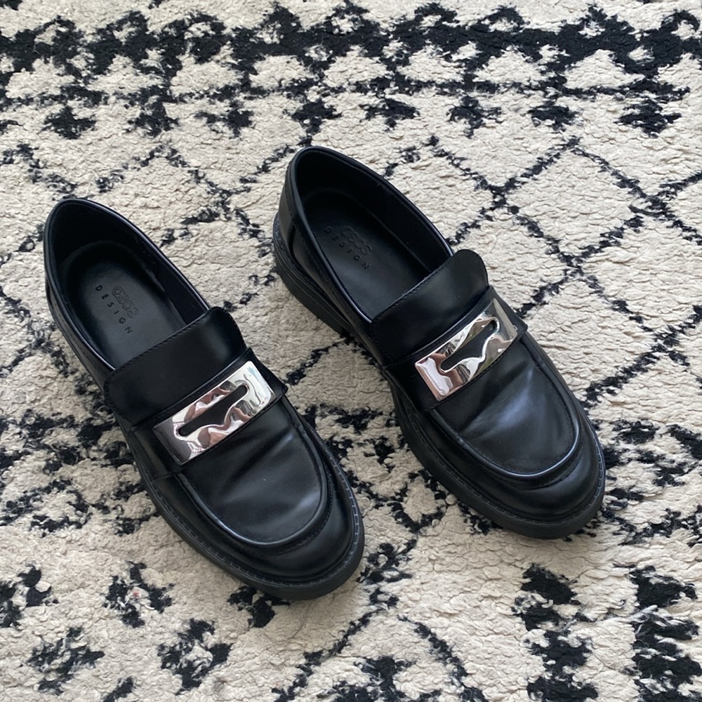 ASOS loafers with metal detail sz. 7, barely worn!